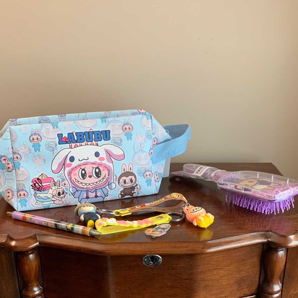 NWT Labubu Makeup and Key Chains SetSet - Blue and Purple Hairbrush